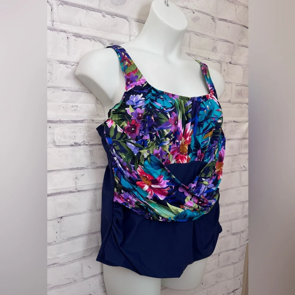 Lands’ End 20W Wrap Square Neck‎ Floral Blue Tankini Swimsuit Top Slimming